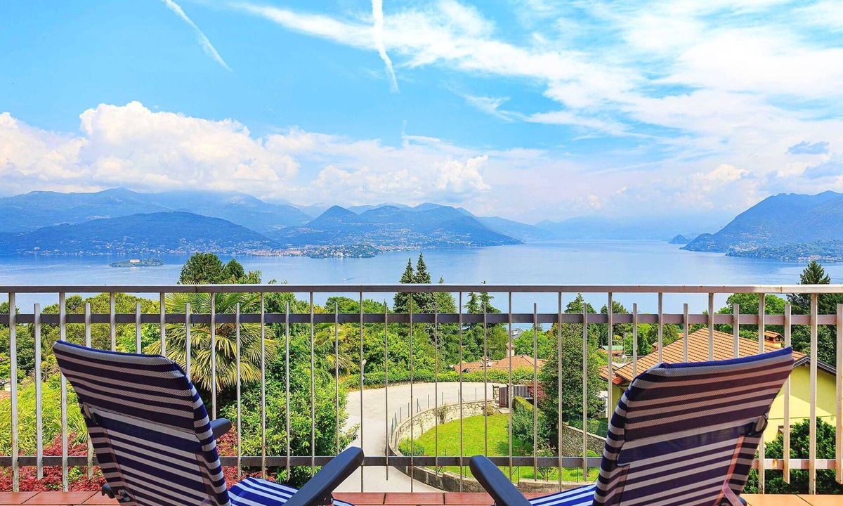 Vedasco House | Lovely private home with amazing views over Lake Maggiore & Stresa! - Casa Laura