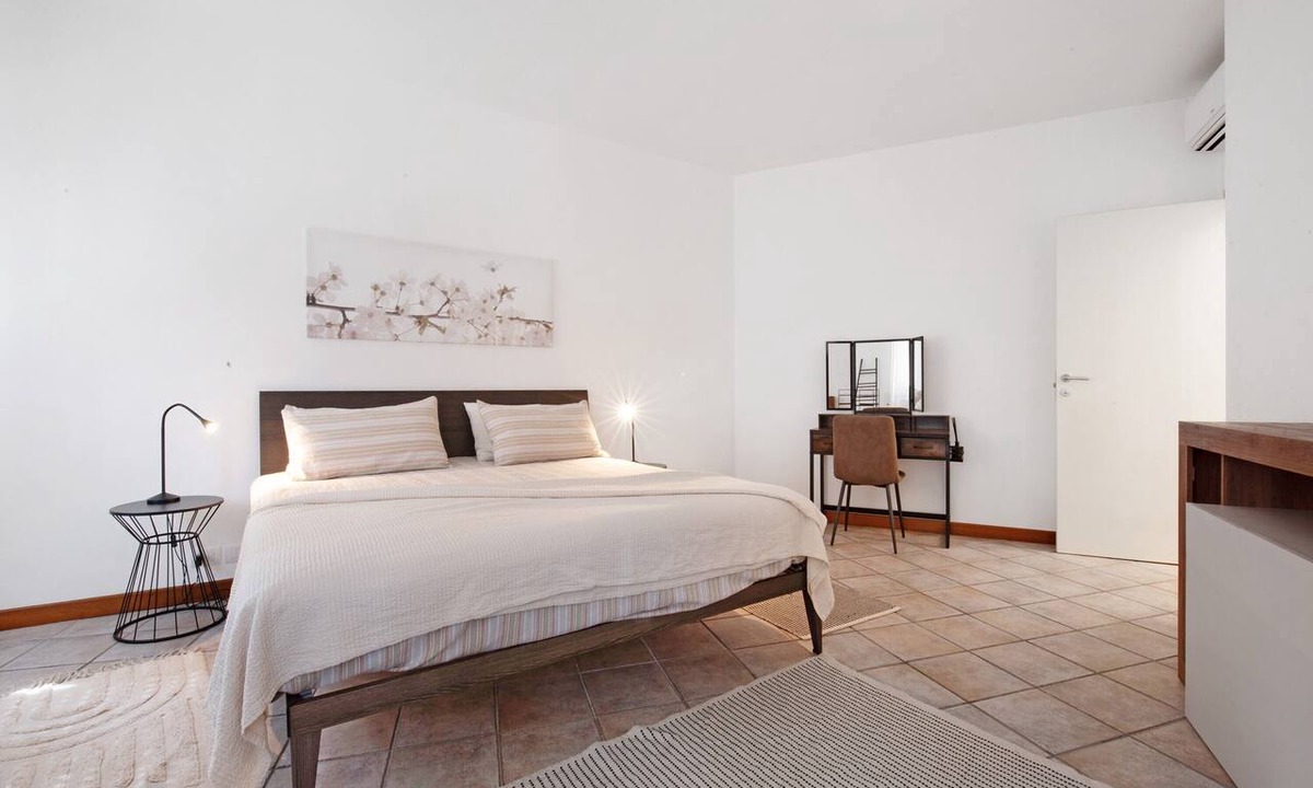 Mandello del Lario Apartment | Maddy's House Apartment with AC and Private Parking