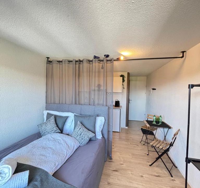 Einigen Apartment | Modernes Studio am See mit Aussicht auf Eiger Mönch Jungfrau