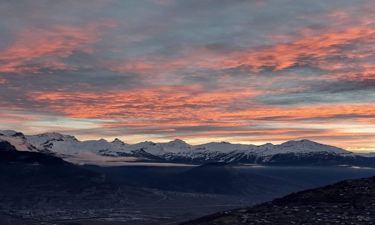 Nendaz Apartment | Mountain view apartment in Veysonnaz