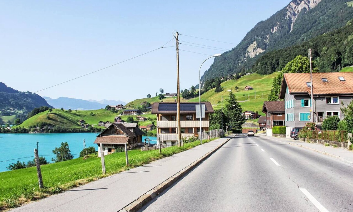 Lungern Apartment | Nice apartment for 6 guests with WIFI, patio and panoramic view