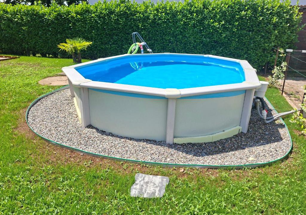 Carbonate Apartment | Oasi Dai Gheller casa con Piscina tra Lago di Como e Svizzera