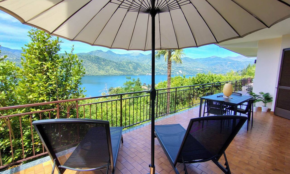 Miasino Apartment | Orta Blu Lake House: Spectacular view of Lake Orta, great