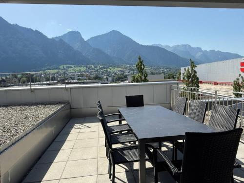 Landquart Apartment | Penthouse mit Panoramaterrasse & Bergblick in Landquart