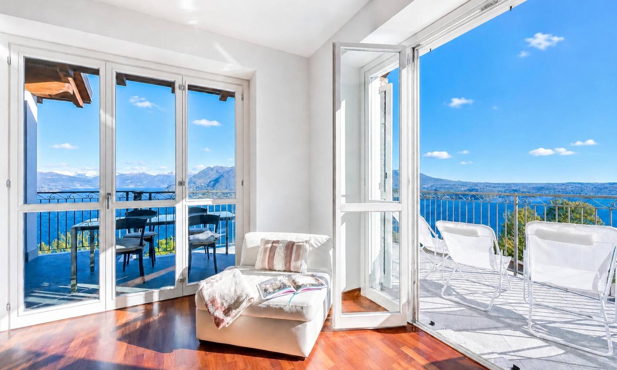 Brisino Apartment | Penthouse The Magnifique View in Stresa, Stresa, Italy