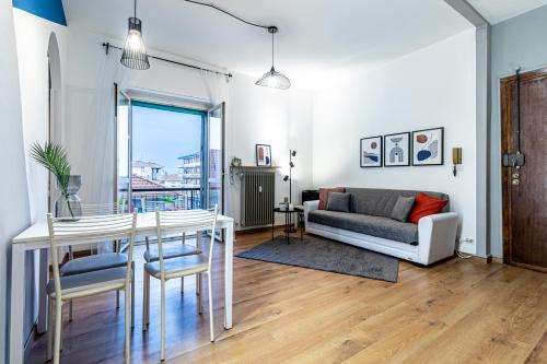 Santhia Apartment | Quick Home - Agatha