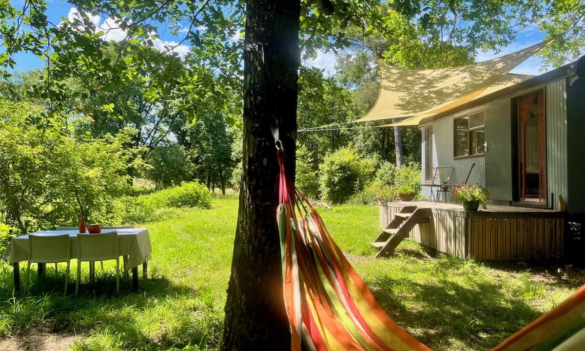 Capdrot Cabin | Roulotte Confortable Avec Vue Imprenable, Hamac et Sanitaires Séparés