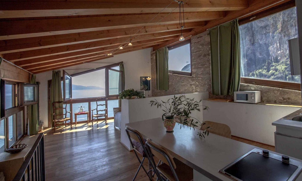 Tignale Apartment | Rustically furnished studio with lake view and terrace