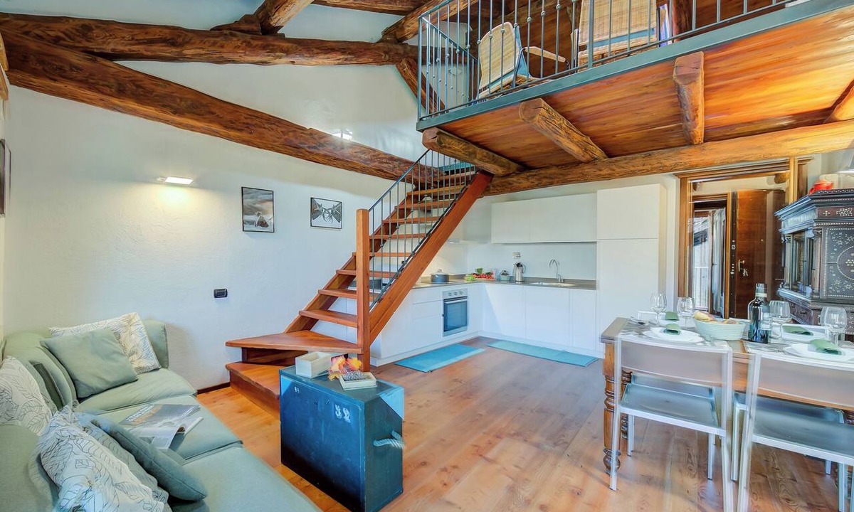 Oulx Apartment | San Marco Lodge Apt Mountain Retreat