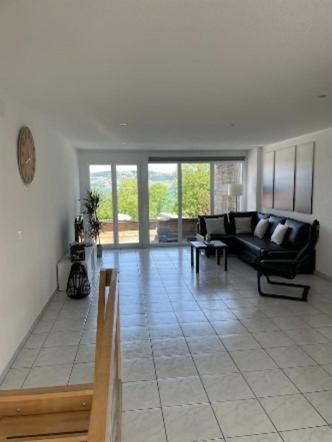 Meyriez Apartment | Seeblick