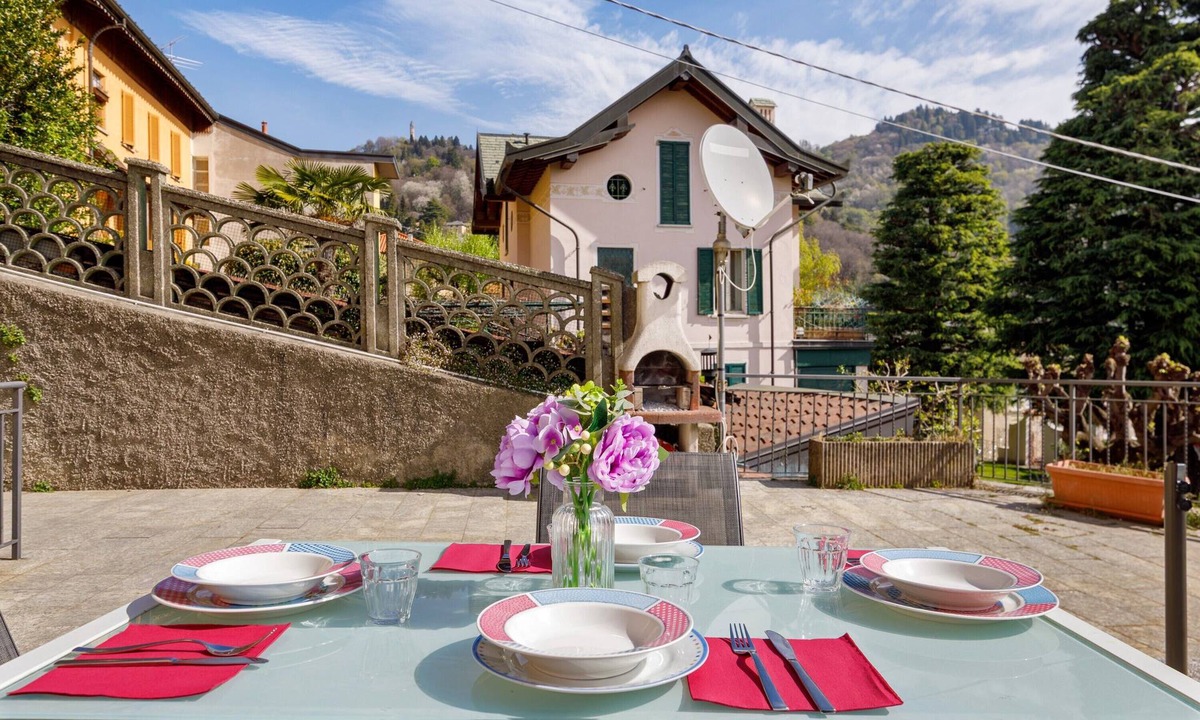 Brunate House | Spacious Brunate Apartment Near the Funicular