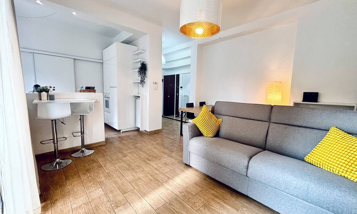 Stazione Apartment | Spacious Two-Bedroom Apartment with 2 Bathrooms and FREE Parking Between Downtown and the Airport