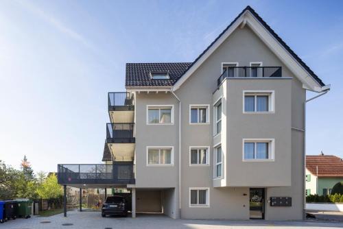 Dietikon District Apartment | STAYY Flagship Limmattal Premium Apartments - 24h Self Check-in free Parking free EV Wallbox