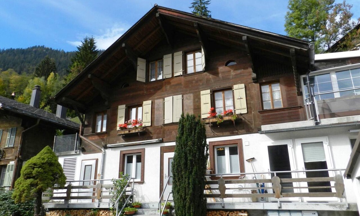 Zweisimmen Apartment | Studio Poli Studio, Dusche oder Bad, WC 2-Bettwohnung by Interhome