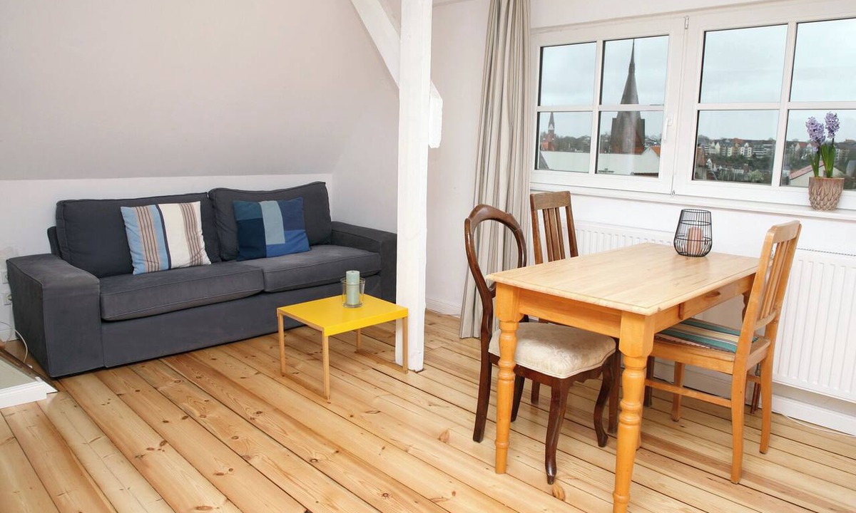 Flensburg Apartment | Studio with a panoramic view, centrally located in the Old Town, quiet, Wi-Fi, free parking