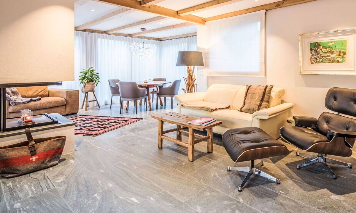 Flims House | Stunning villa for 7 guests with WIFI, TV and patio