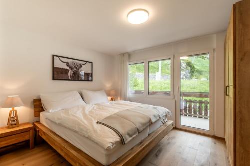 Zermatt Apartment | Stylish Apt by Ski Bus, Train and Village Center