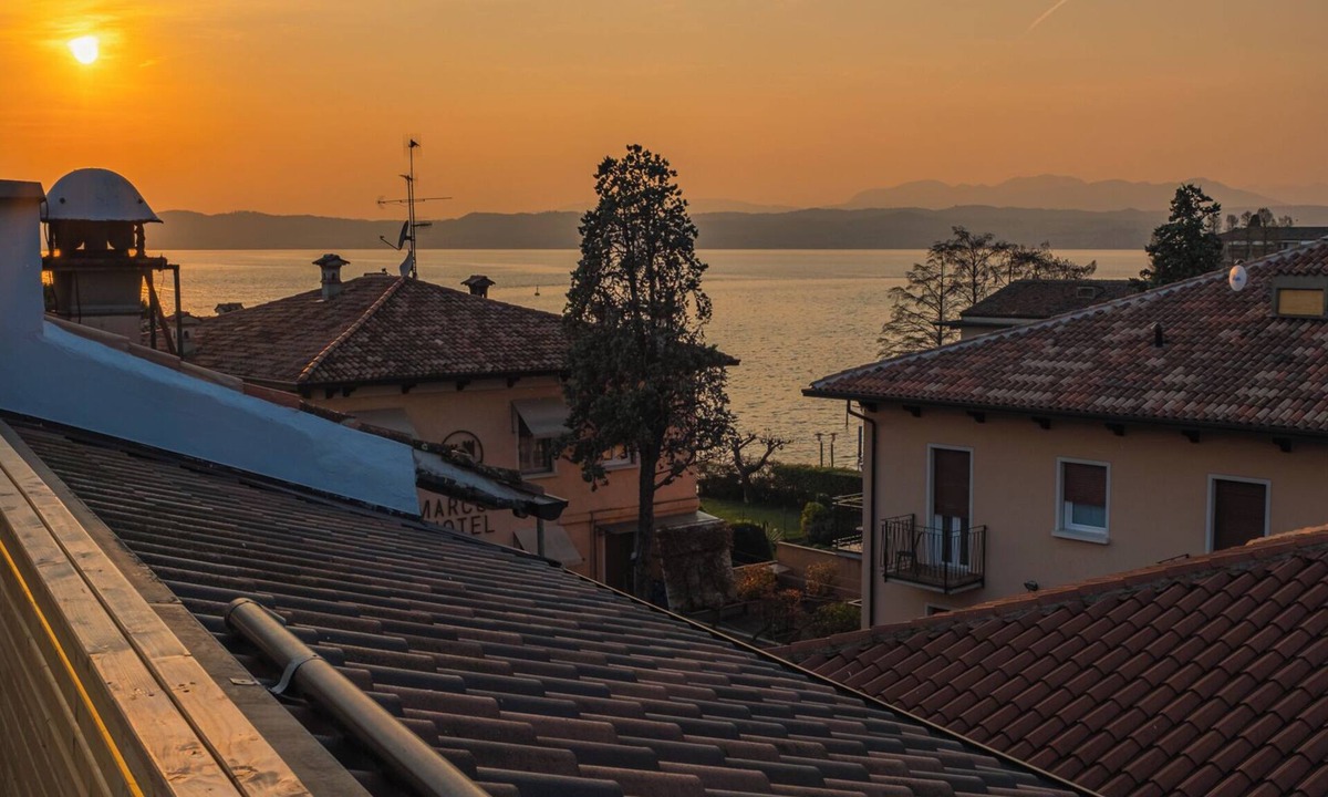Sirmione Old Town Apartment | Sunset Lake View - Two Bedroom Apartment, Sleeps 5