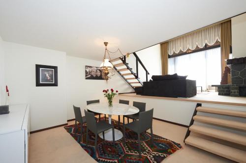 Vermala Apartment | Supercrans, Rte de la Tour 10, Superb View!