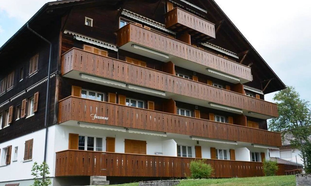 Schoenried Apartment | Suzanne Nr. 22 Appartement/Fewo, Dusche oder Bad, WC 4-Bettwohnung by Interhome