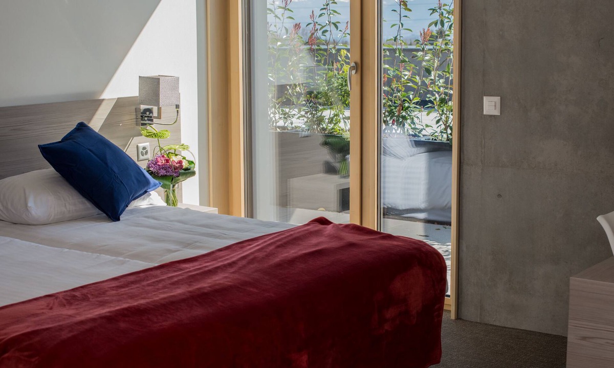 Signy-Avenex Hotel | The Bowling Hotel