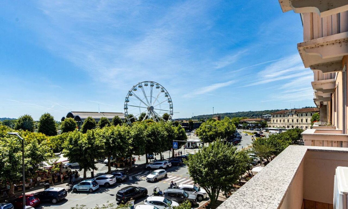 Arona Apartment | The Lux Apartment - Arona, Lakefront - AC - Wi-Fi