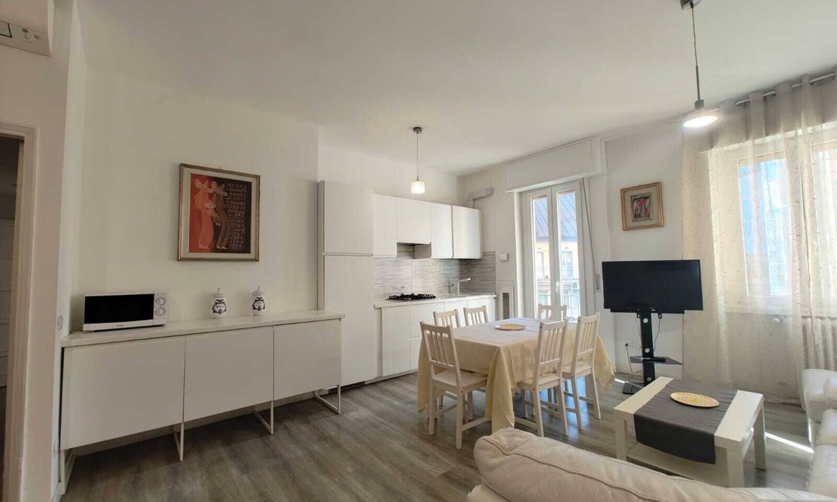 Abbadesse Apartment | three-room apartment 5 minutes from Central Station and Gae Aulenti for vacation and work