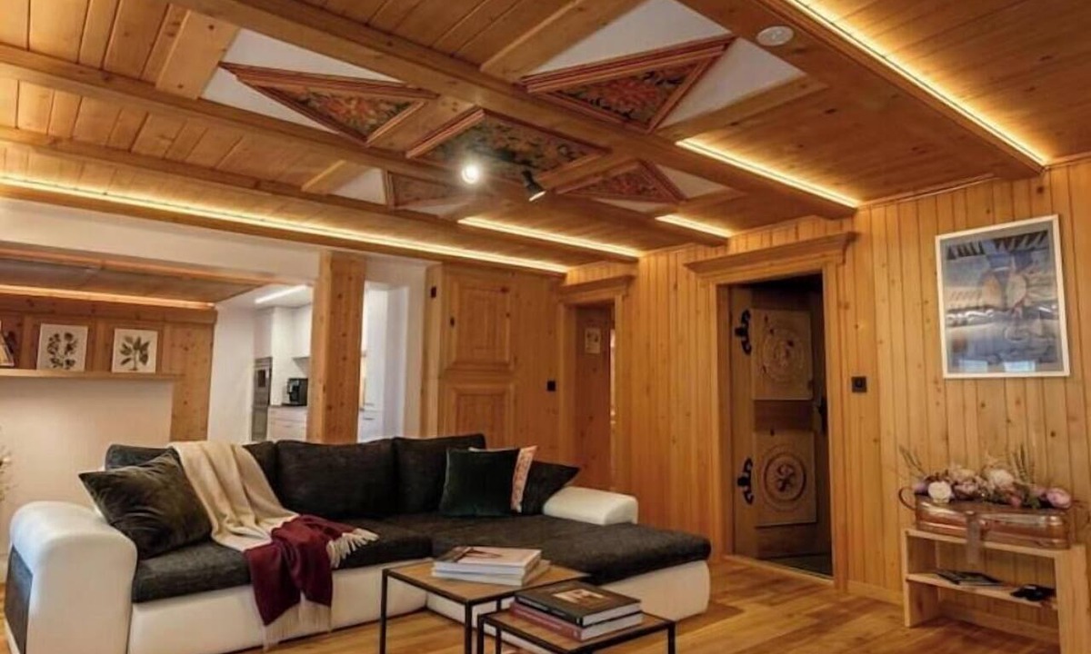 Zernez Apartment | Unique Three-Bedroom Residence in Zernez!