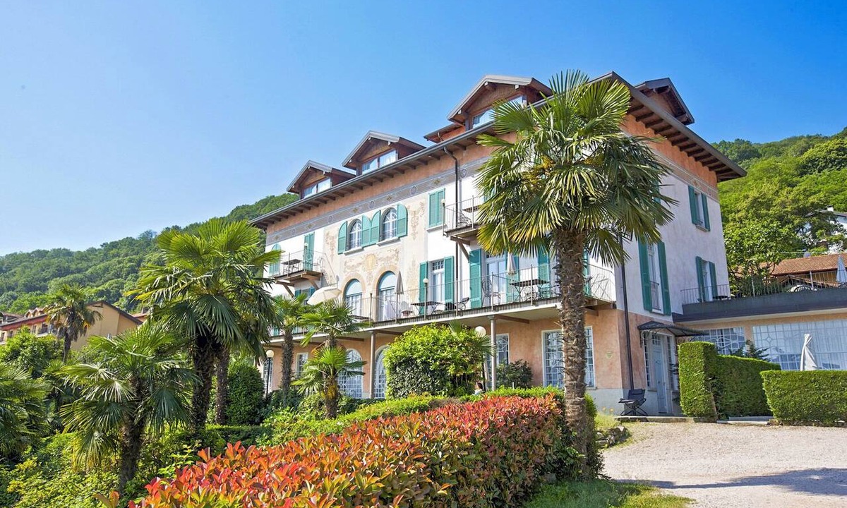 Carciano Apartment | Villa Anna, Borromean Islands, No. 02 by Lago Reisen