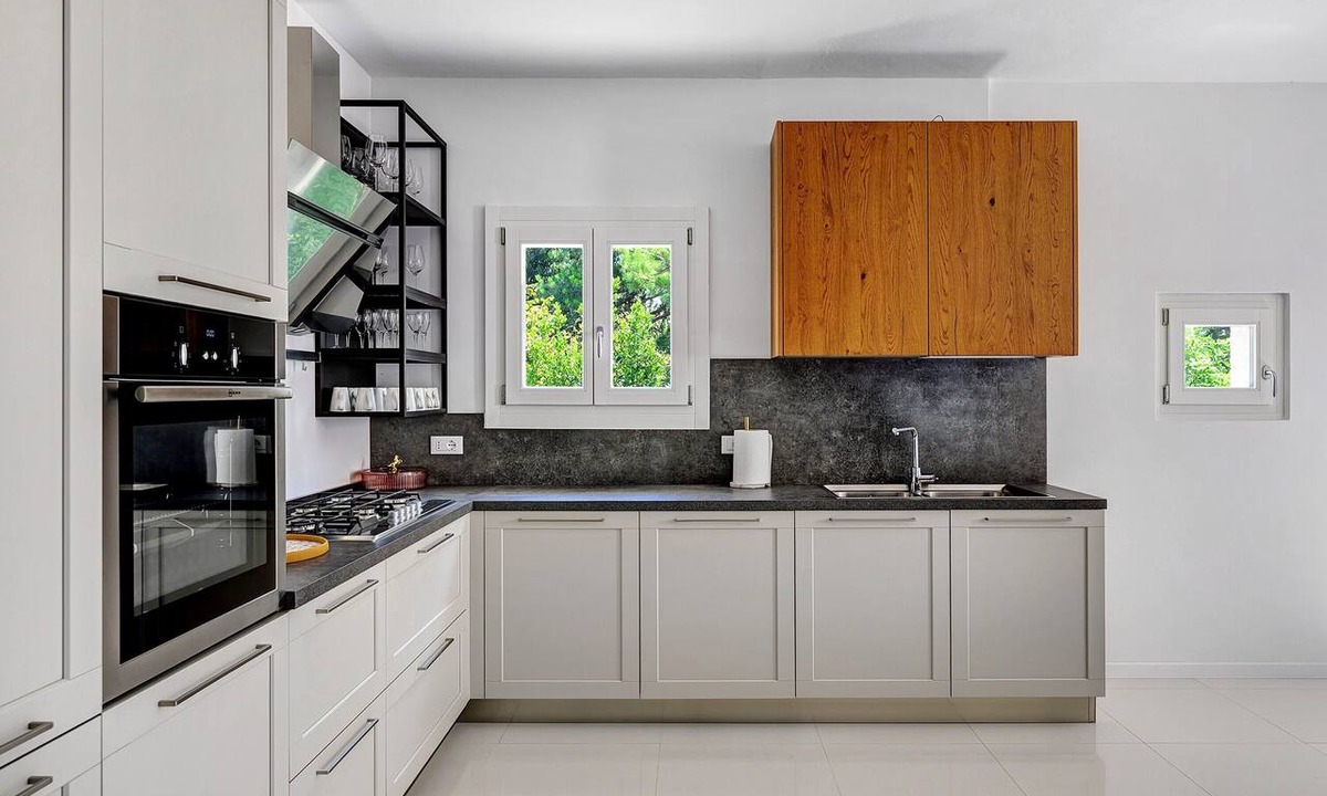 Gargagnago di Valpolicella Villa | Villa Fasoli with Private Park, Wi-Fi, and Air Conditioning