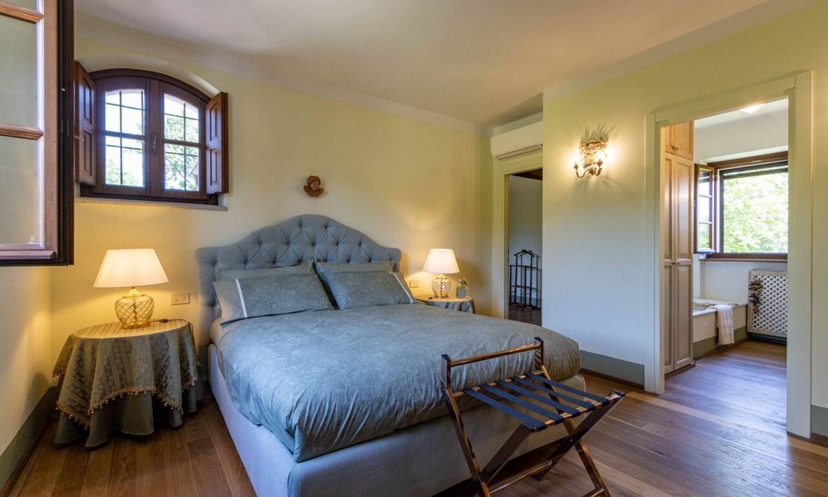 Dormelletto Apartment | Villa Harmonia - Luxury Rooms - Salvia Suite - AC - By Guestaly