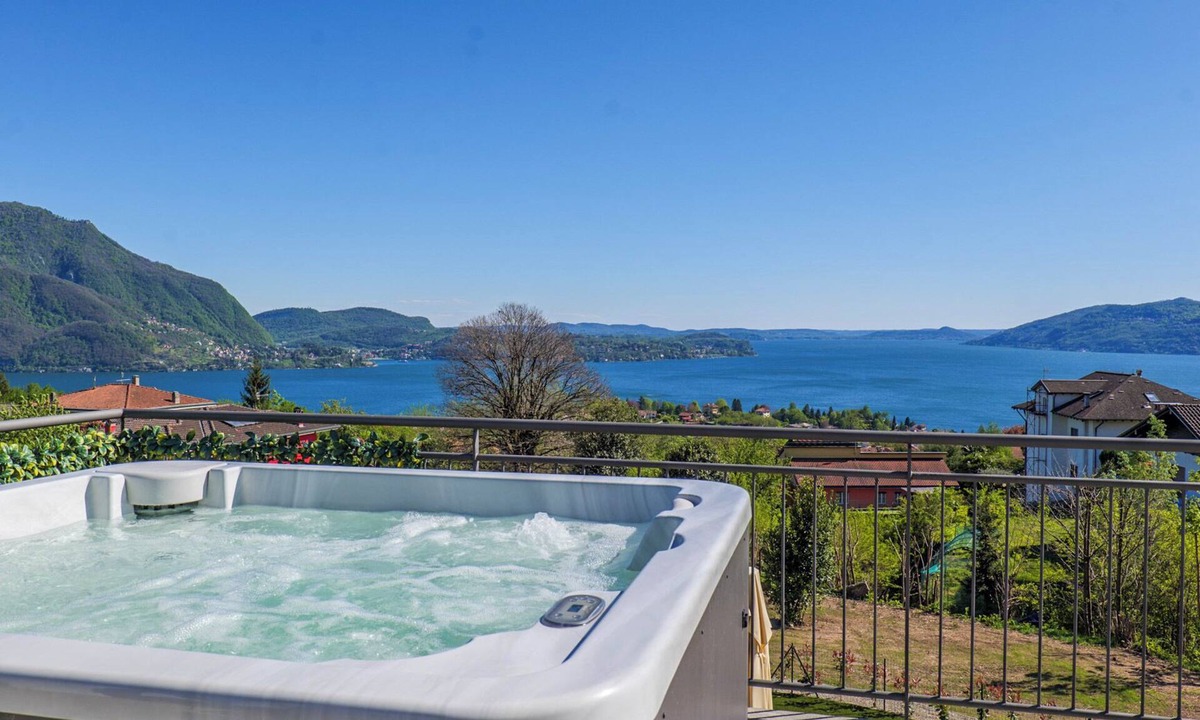 Cresseglio Apartment | Villa Spa Nipotine A by Lago Reisen