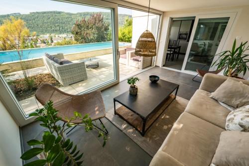 Rothrist Apartment | Wohnung mit Pool und Aussicht