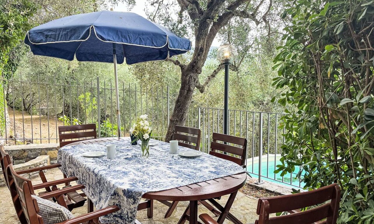 Pantasina House | Wonderful private villa for 3 people with private pool, terrace and pets allowed