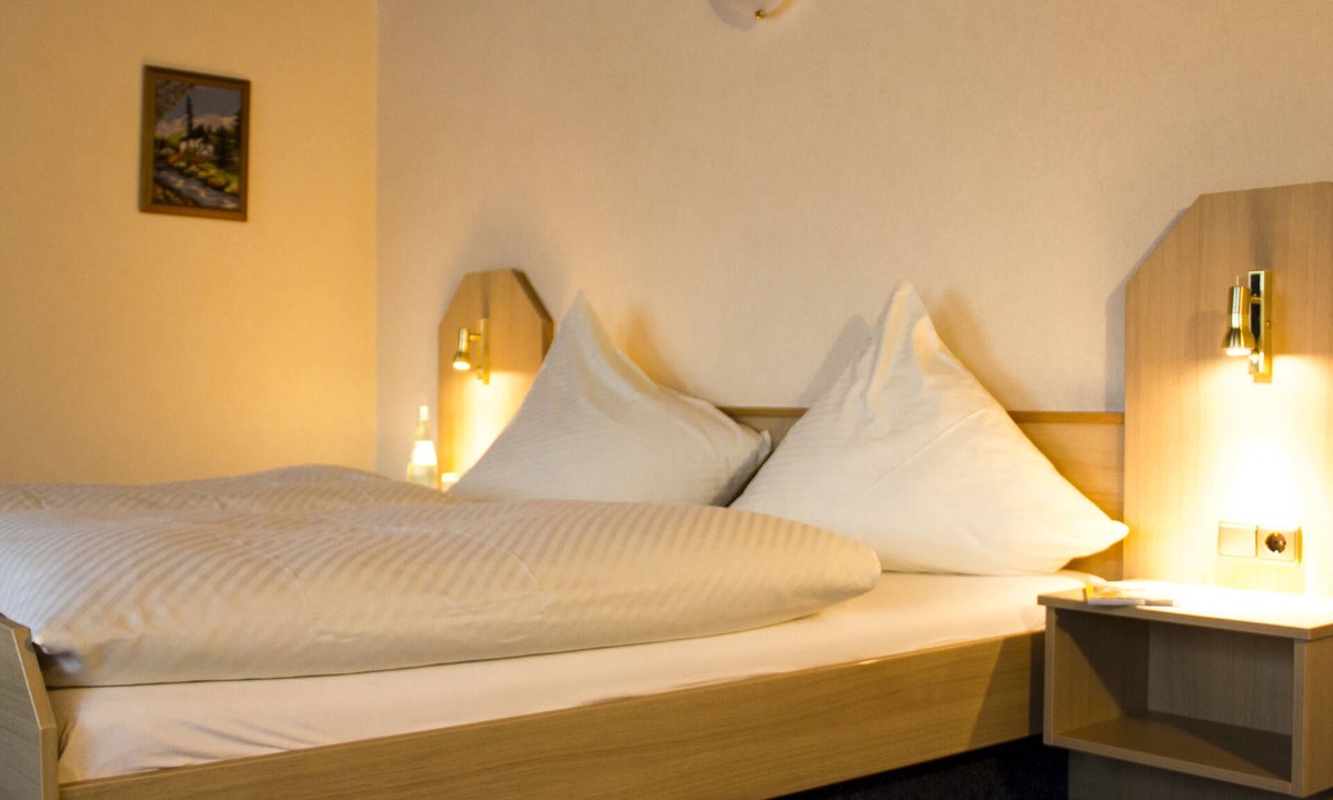 Neroth Hotel | Zur Neroburg