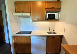 150m from shops, floor -3, balcony, tv, ski locker, 35m², Les Menuires in Les Menuires