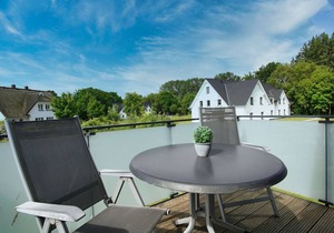 Beachfront vacation rental with a balcony, access to the pool and sauna - Rex Rugia H-1010 - in Göhren
