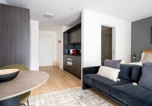Sunny Wiedikon 1.5 Room w/Storage & W/D, 1 min to Market, by Blueground
