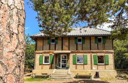 Chalais Ski Chalet | Ô Bercail Gîte de basse montagne 7' de vercorin