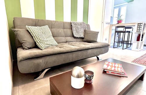 Sud-Ovest Apartment | 1 Double Room in an Apartment in the Feria Neighborhood, 10 Minutes from Downtown