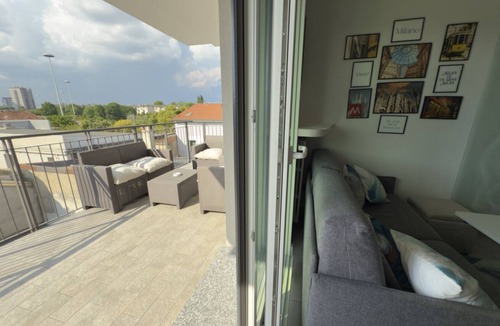 Villapizzone Apartment | 10 Minutes from Fiera Milano with Large Terrace