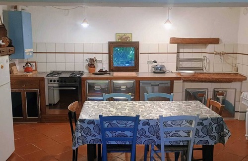 Nord-Est House | 16th-century mansion with Park in the Woods in Verona. Sleeps 6, Ideal for Families