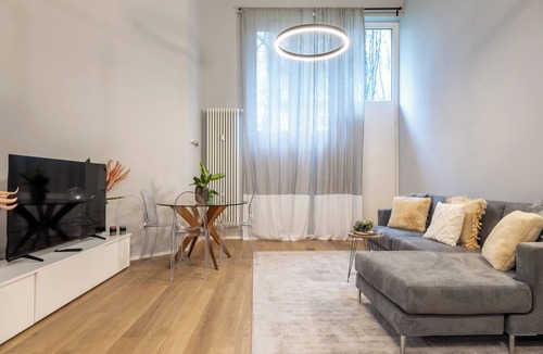 Porta Garibaldi Apartment | 2-bedroom quiet apartment in Brera, 2 mins from subway, AC, WiFi