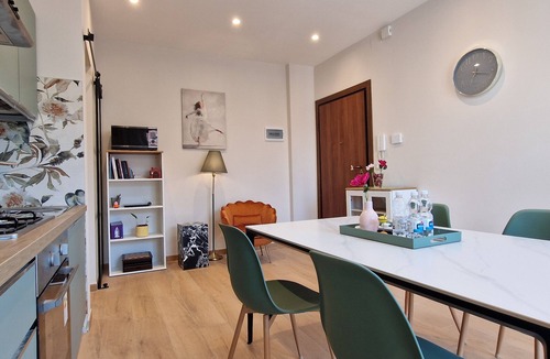 Pero Apartment | 2 Rooms Apartment Milan 2mins to Rho Fiera & 25mins to Centre & 100m to Metro
