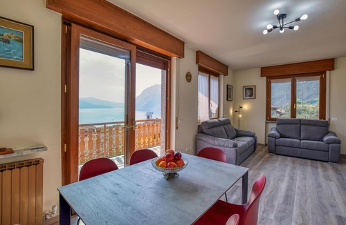 Zorzino Apartment | 3 bedroom lovely apartment in Riva di Solto