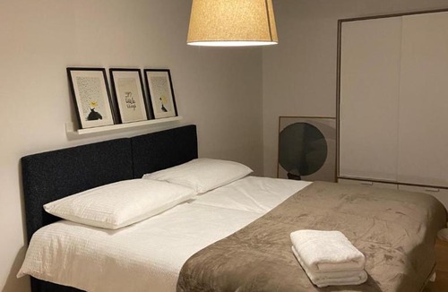 Alt-Wiedikon Apartment | 3 BR Duplex in Wiedikon
