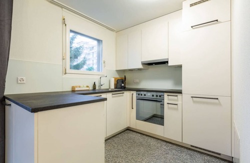 Seebach Apartment | 3-BR with cinema, games & parking · Seebach