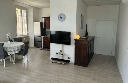 Pallanza House | 300 m from the lake: an entire house with a private parking space and terrace
