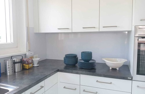 Uster District Apartment | 4 separate Schlafzimmer + kostenloser Parkplatz, 15 Minuten nach ZH