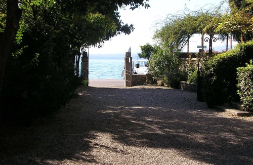 Lazise Old Town Cottage | A fascinating Medioeval Tower on the borders of Lake Garda